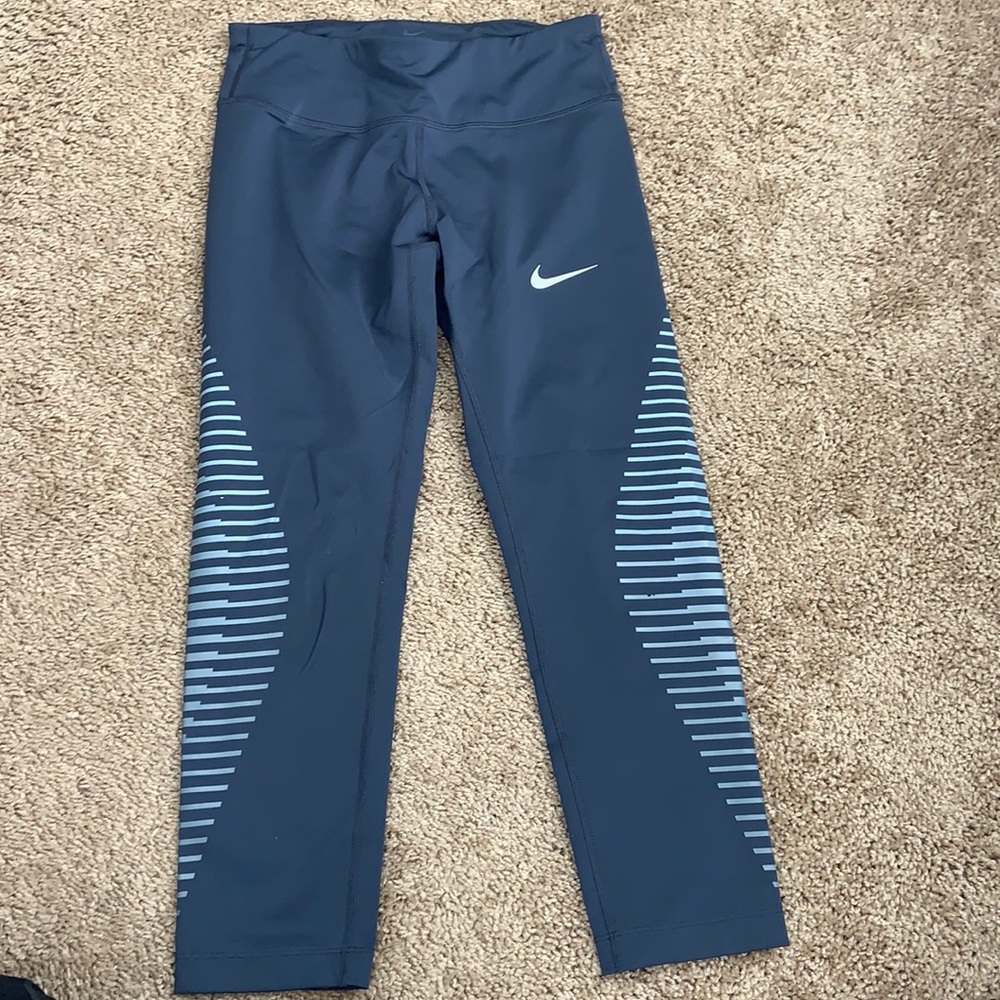 Nike crop leggings
